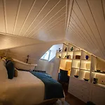 Storytellers Palace Hotell