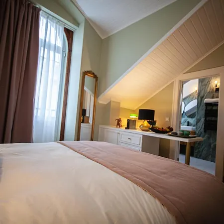 Storytellers Palace Hotell 5*
