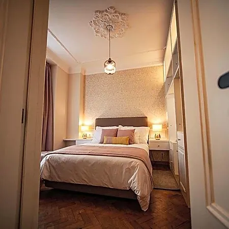Hotel Storytellers Palace